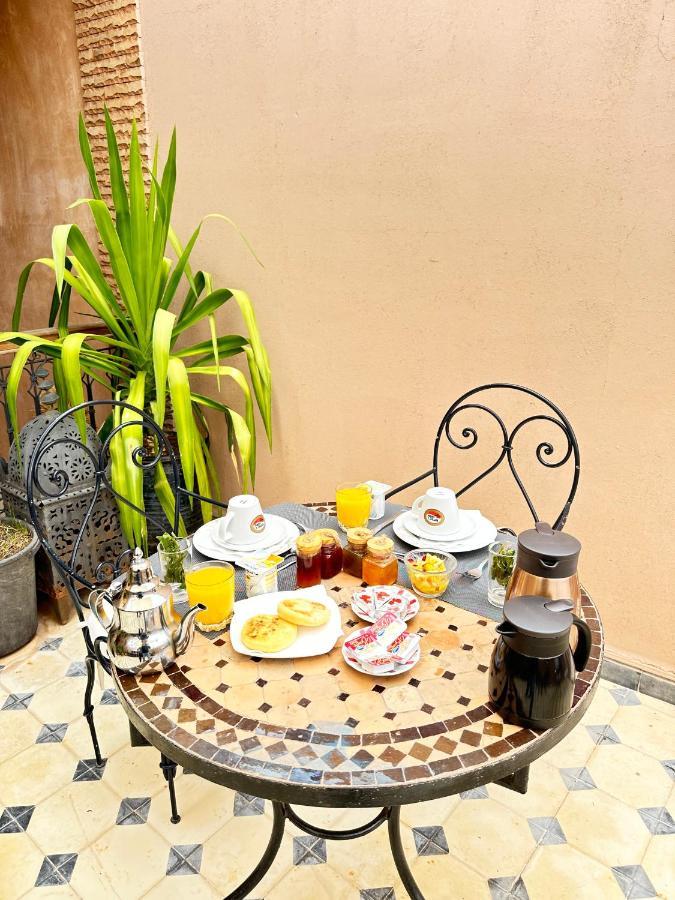 Riad Les Miroirs Marrakesh Exterior foto